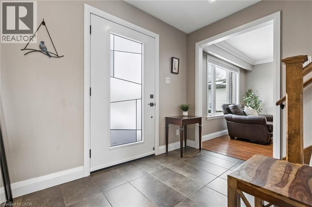 31 CEDAR CREST Street, Kitchener, Ontario N2N1Y4 - Photo 3