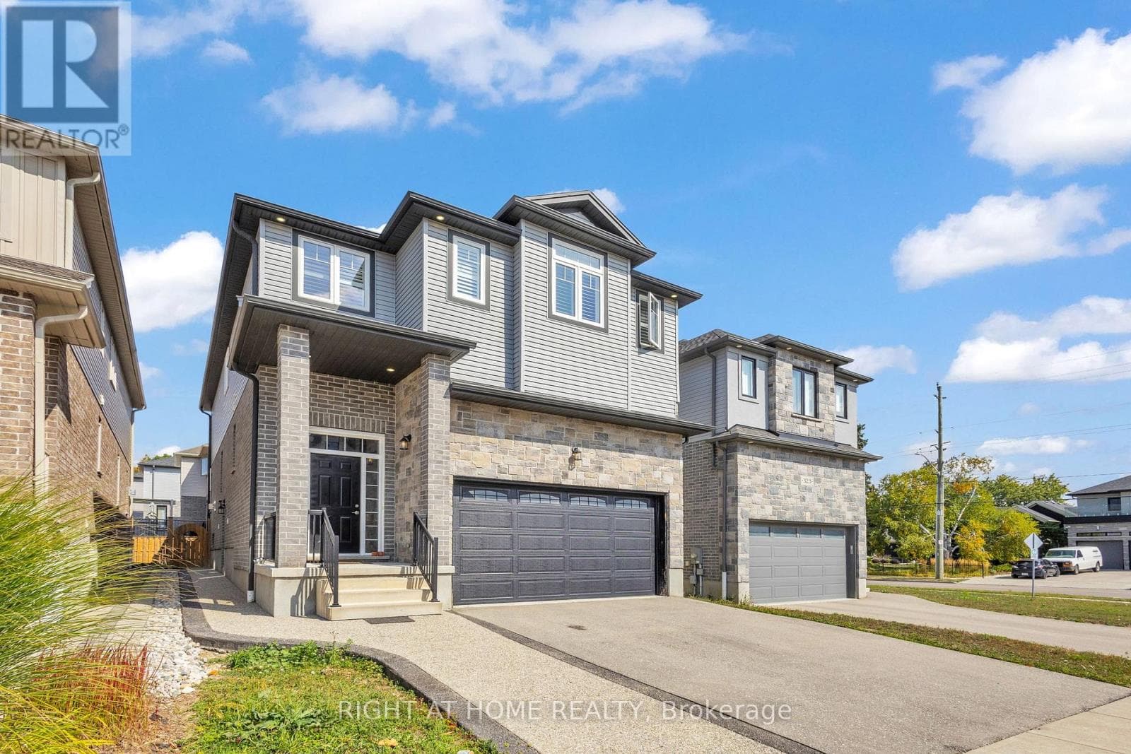 321 Carriage Way, Waterloo, Ontario N2K0C2