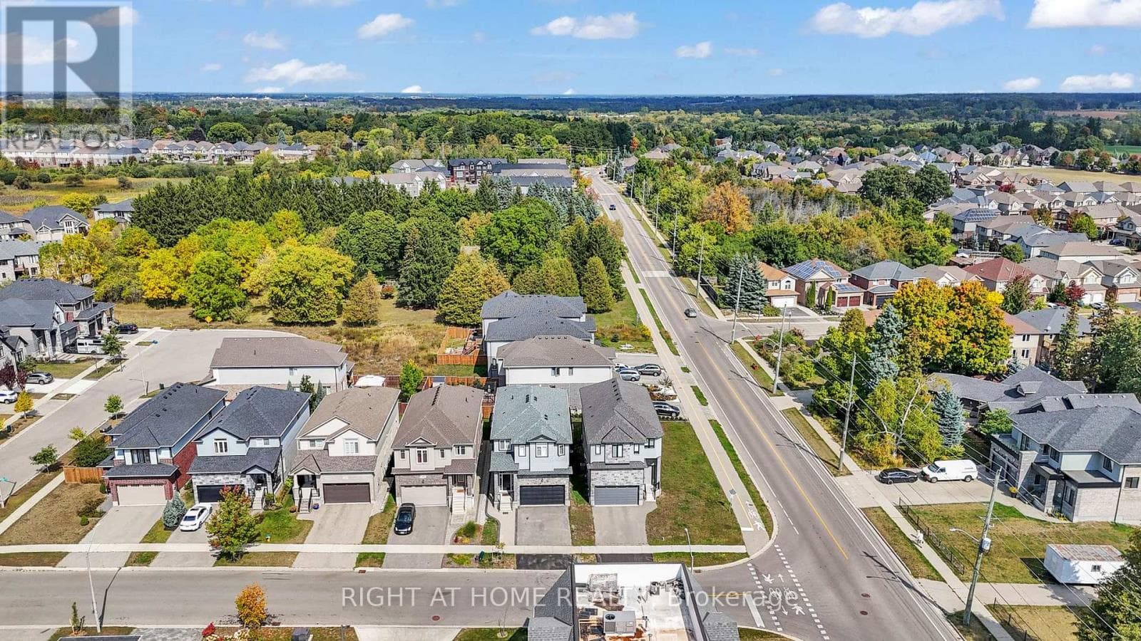 321 Carriage Way, Waterloo, Ontario N2K0C2 - Photo 3