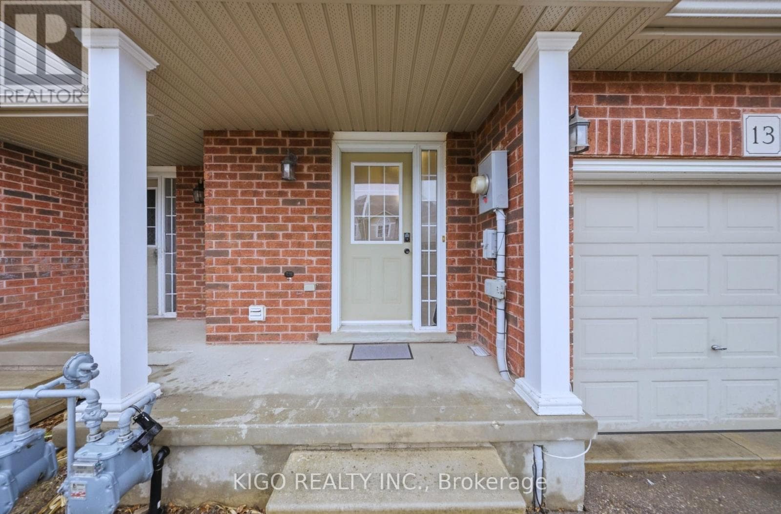 468 Doon South Drive Unit 13, Kitchener, Ontario N2P0A2 - Photo 3