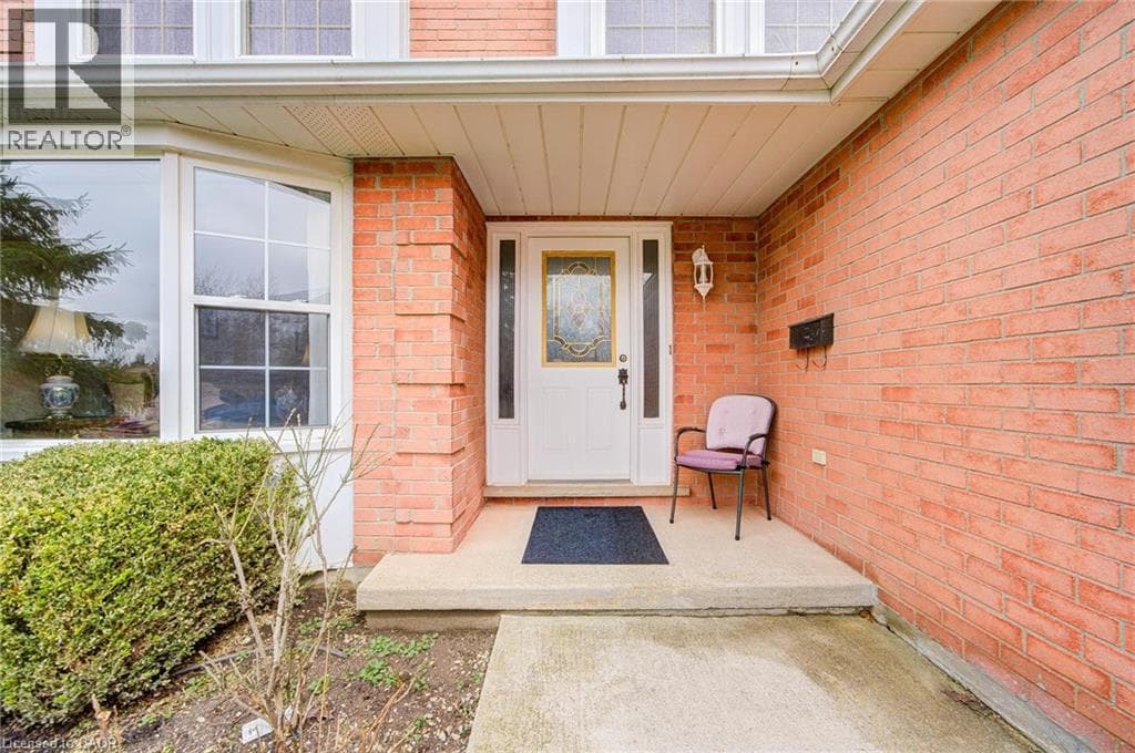 207 STOKE Drive, Kitchener, Ontario N2N2C3 - Photo 2