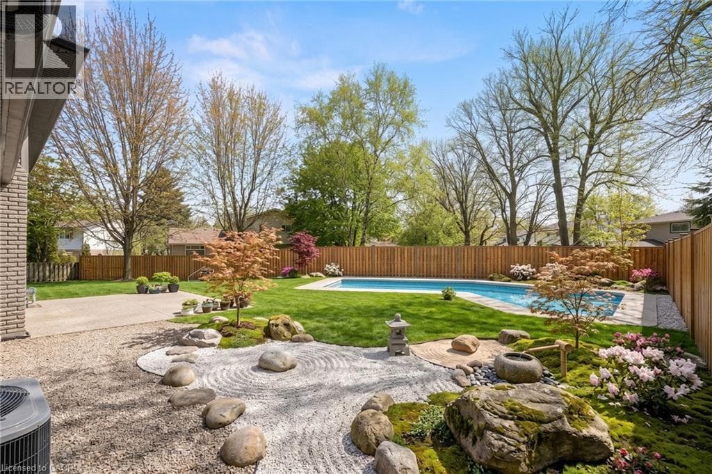 361 COLERIDGE Place, Waterloo, Ontario N2L2V7 - Photo 2