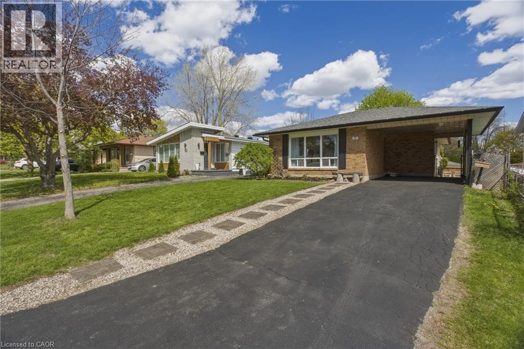 19 GREENDALE Crescent, Kitchener, Ontario N2A2R5 - Photo 2