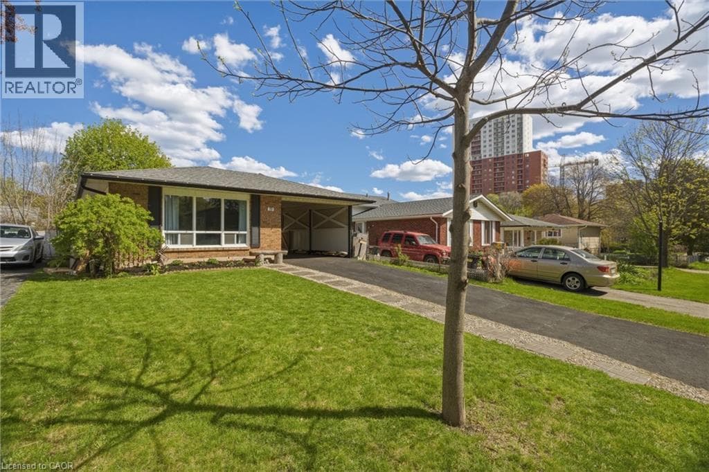 19 GREENDALE Crescent, Kitchener, Ontario N2A2R5 - Photo 3