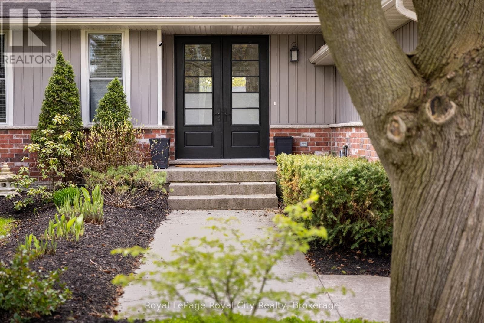 255 Normandy Avenue, Waterloo, Ontario N2K1X6 - Photo 2