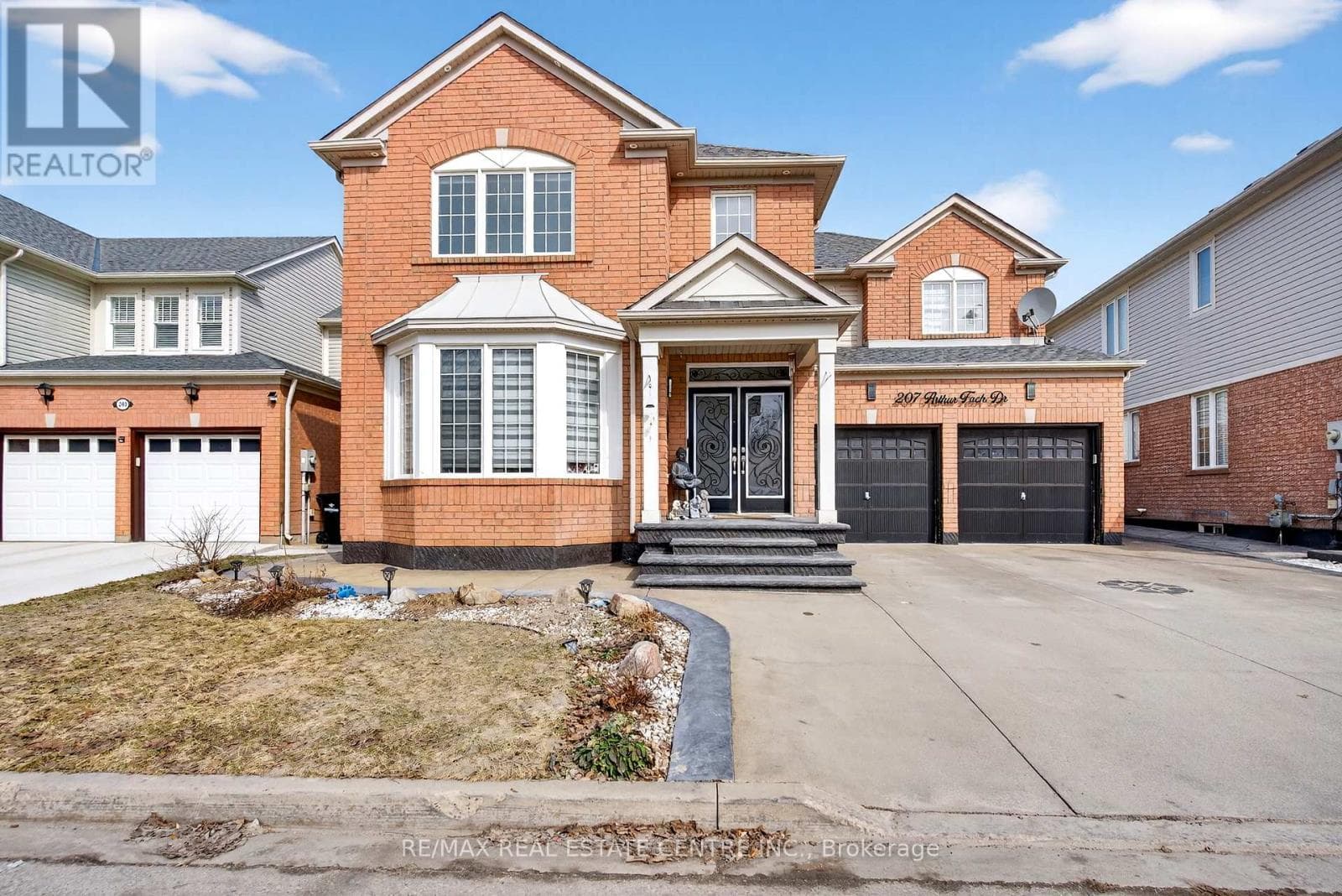 207 Arthur Fach Drive, Cambridge, Ontario N1T2G2 - Photo 3