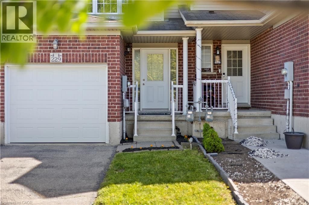 229 PARKVALE Drive, Kitchener, Ontario N2R1Y8 - Photo 2