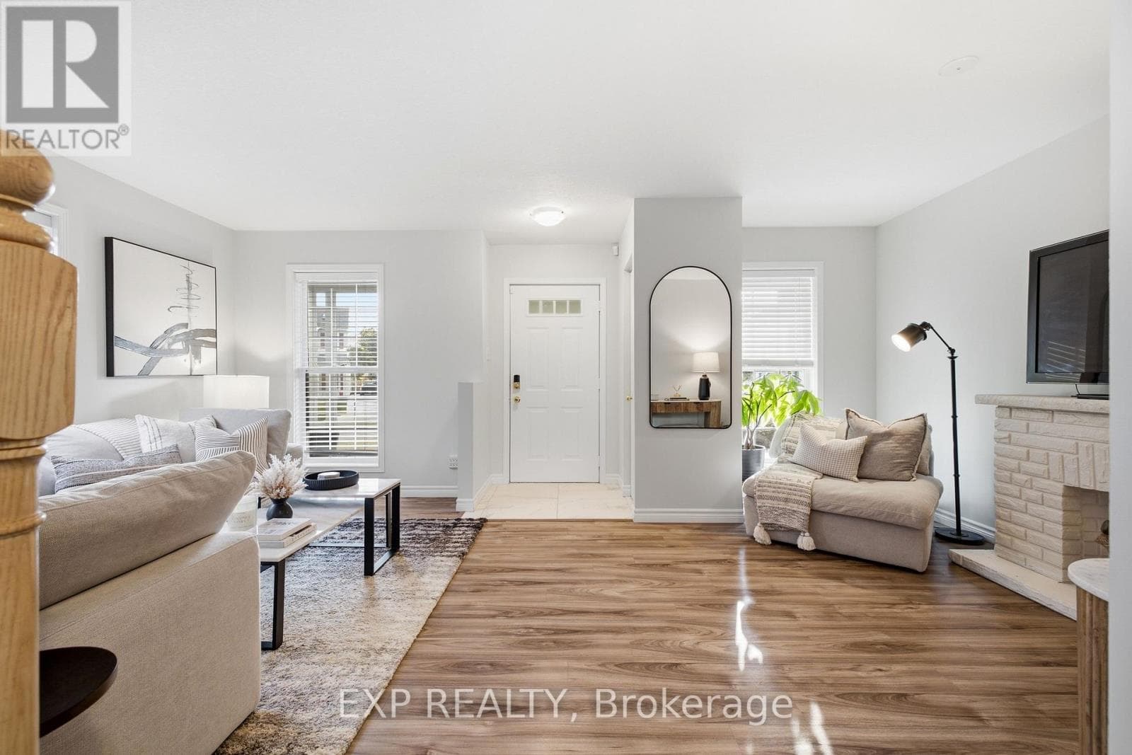 704 Jacob Lane, Waterloo, Ontario N2V2A7 - Photo 3