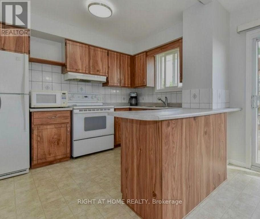 113 Southwood Drive, Kitchener, Ontario N2E2J1 - Photo 2