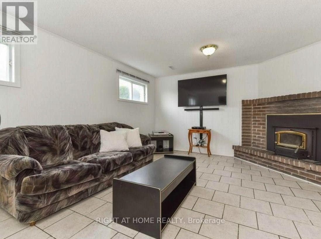 113 Southwood Drive, Kitchener, Ontario N2E2J1 - Photo 3