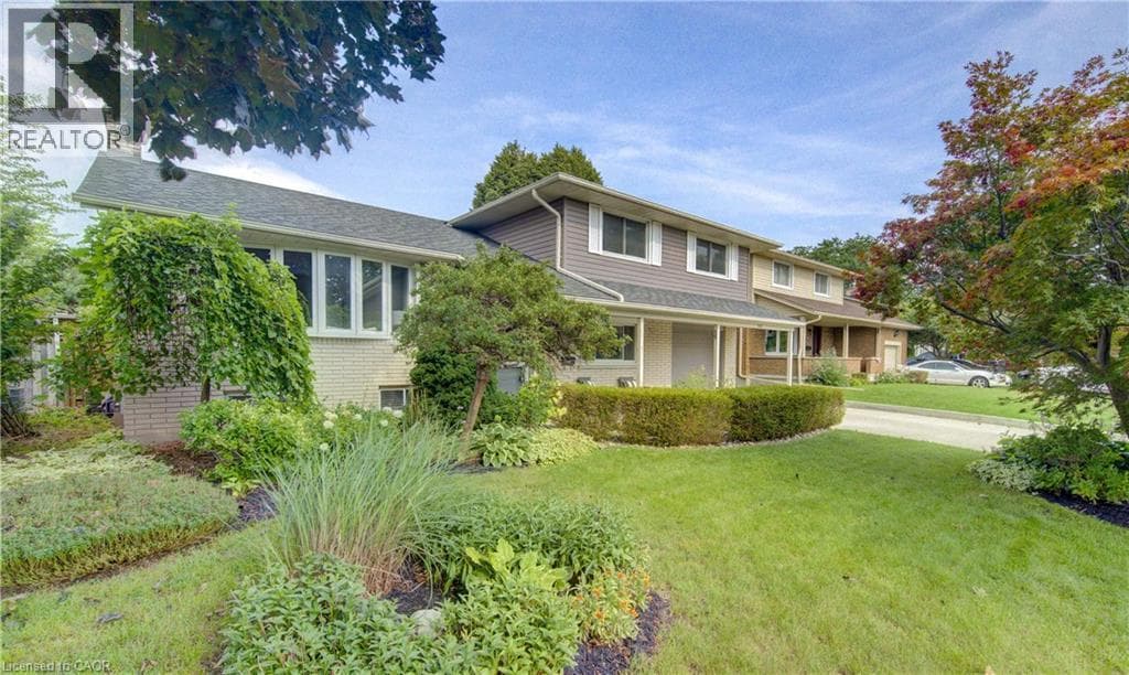 103 GAY Crescent, Kitchener, Ontario N2A2C2 - Photo 3