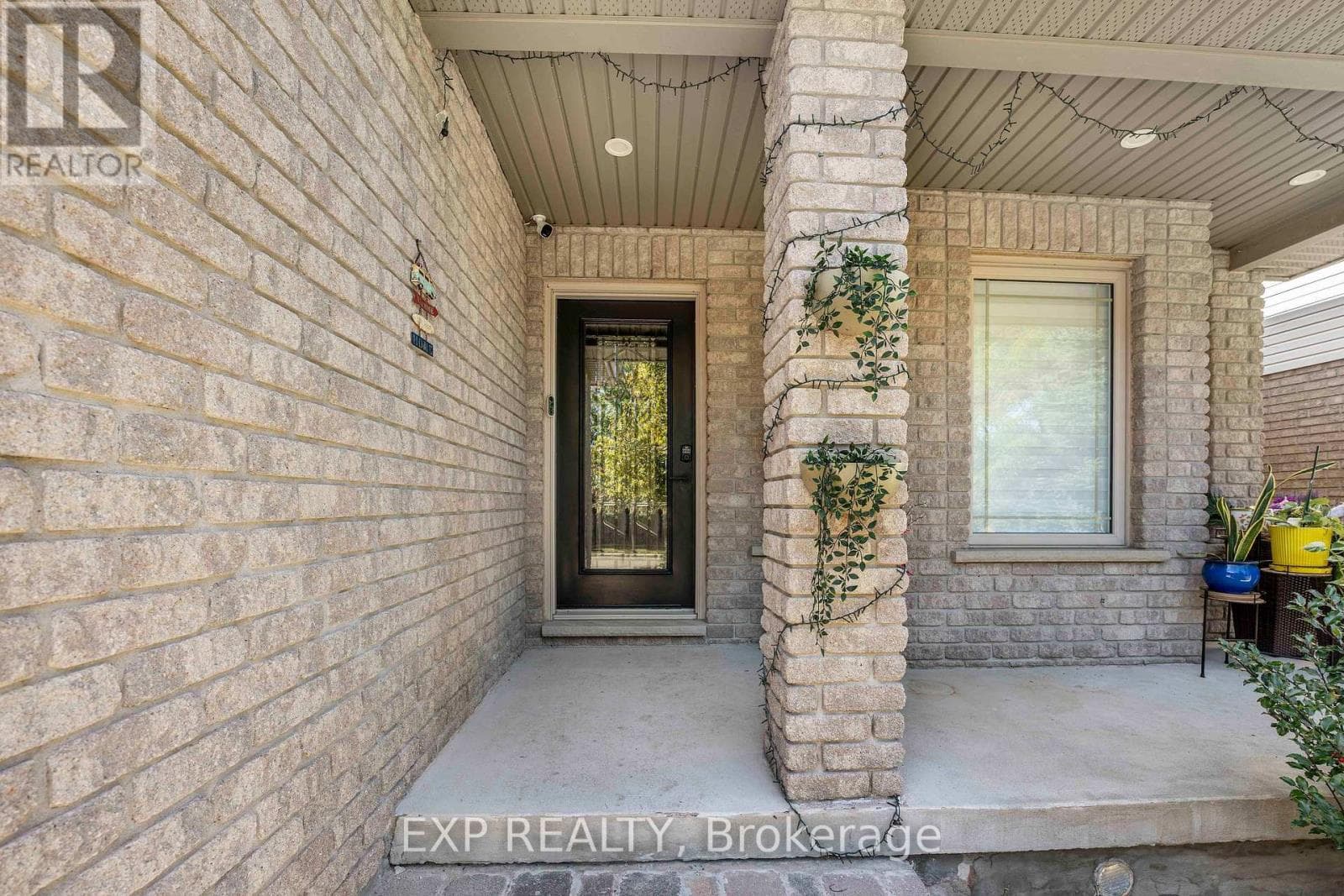 577 Waterton Drive, Waterloo, Ontario N2V2K5 - Photo 3
